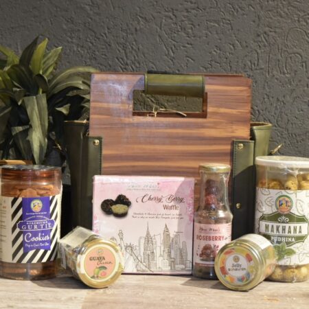 Evergreen Grace Wooden Hamper