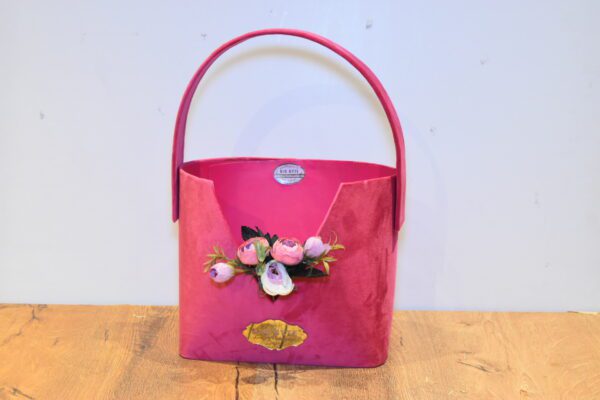 V shaped Hampers