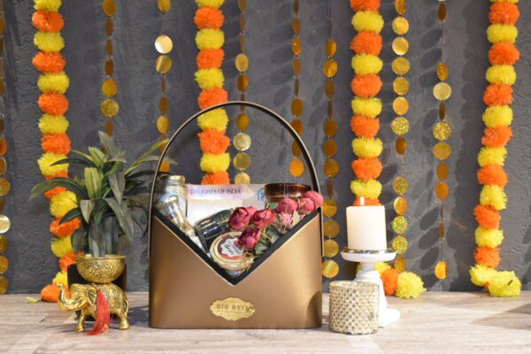 The Vogue V Hamper